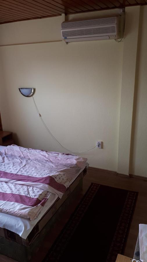 Napsugár Panzió Vác Exterior foto