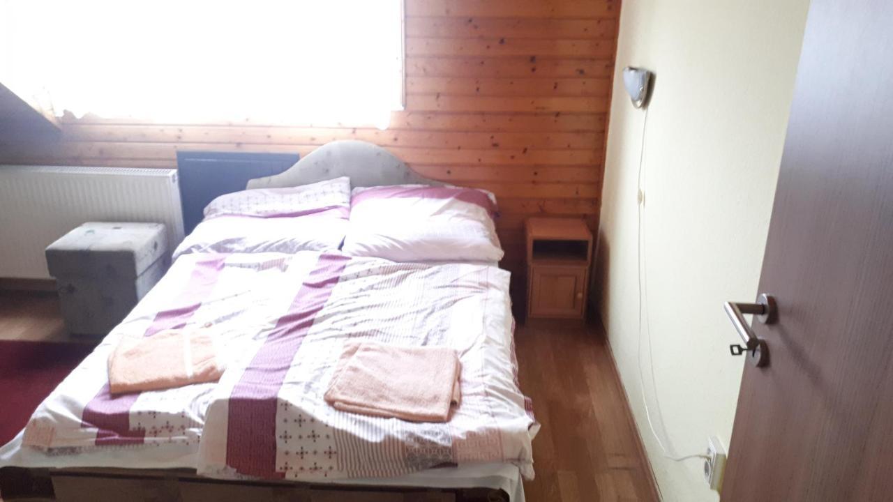 Napsugár Panzió Vác Exterior foto